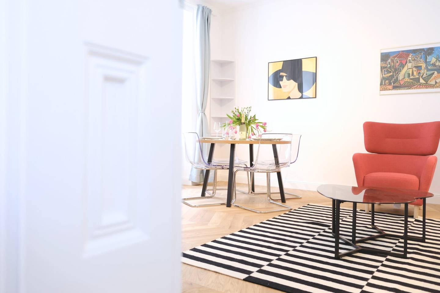 Wunderschön sanierte 2 Zimmeraltbauwohnung in absoluter top Lage!!!