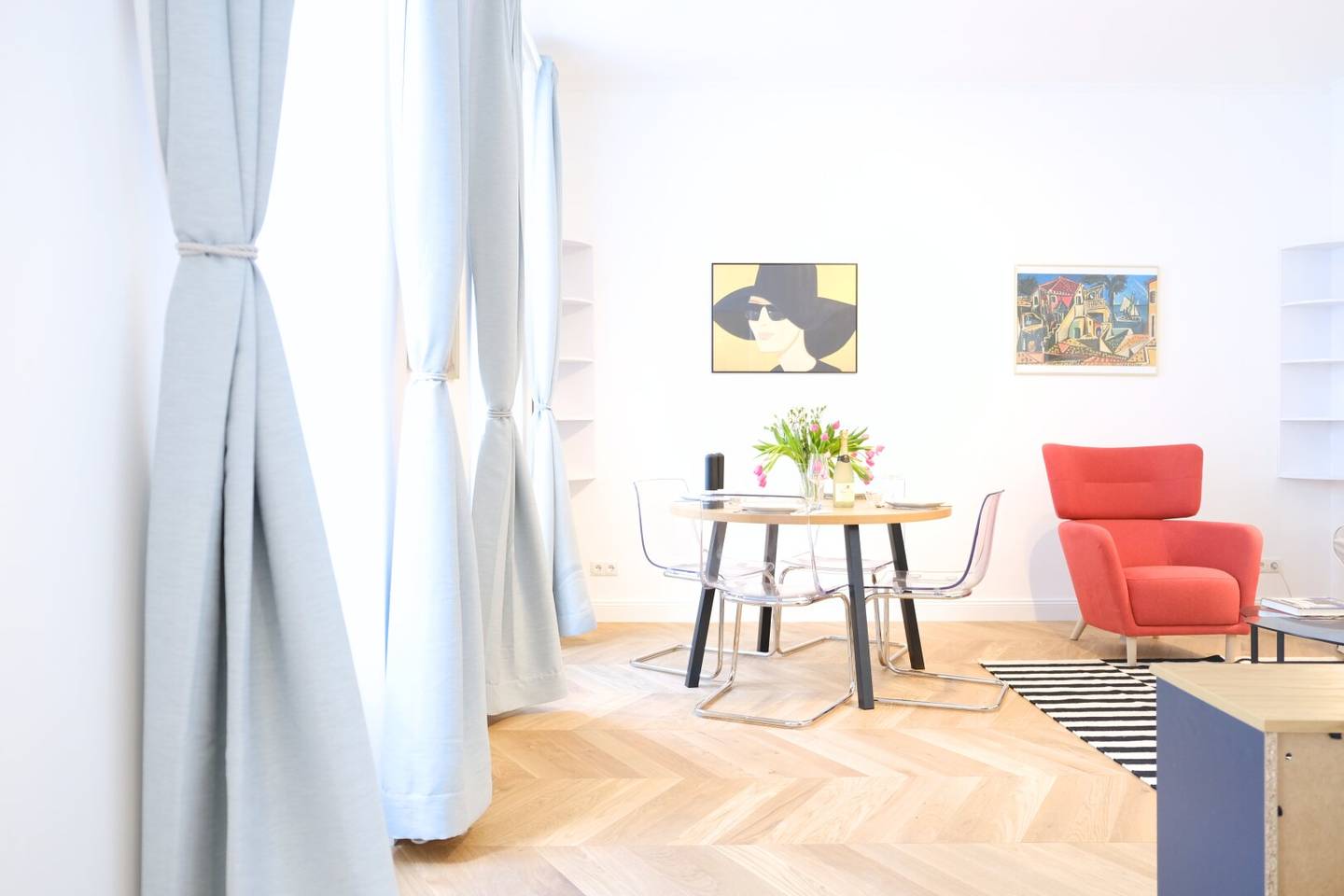 Wunderschön sanierte 2 Zimmeraltbauwohnung in absoluter top Lage!!!