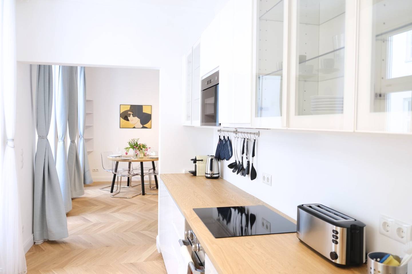 Wunderschön sanierte 2 Zimmeraltbauwohnung in absoluter top Lage!!!