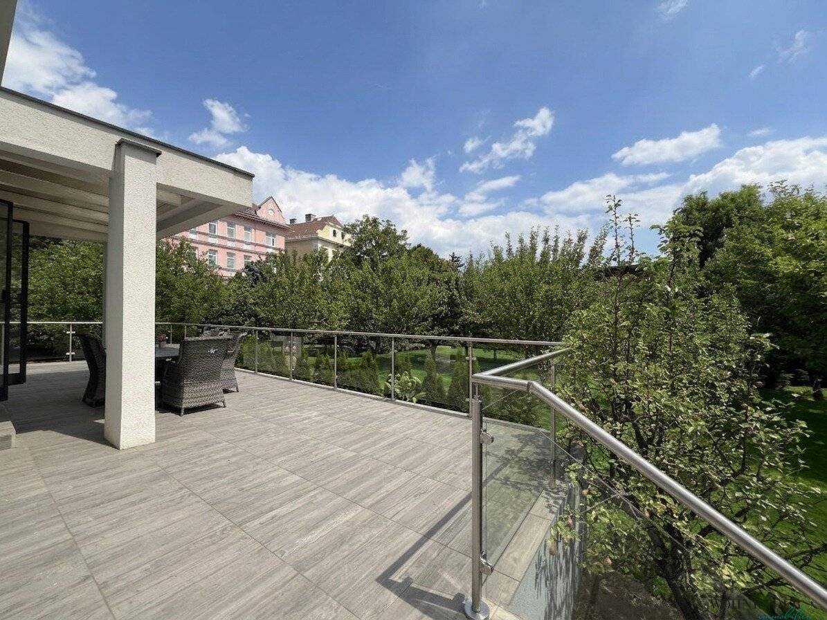Your new home for the whole family Modern single family house at Wilhelminenberg