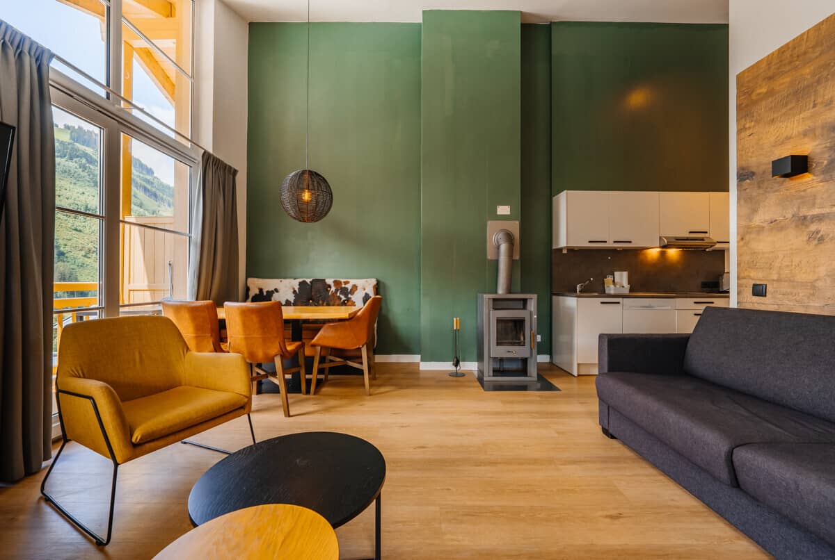 Dachgeschosswohnung with ski access and spa