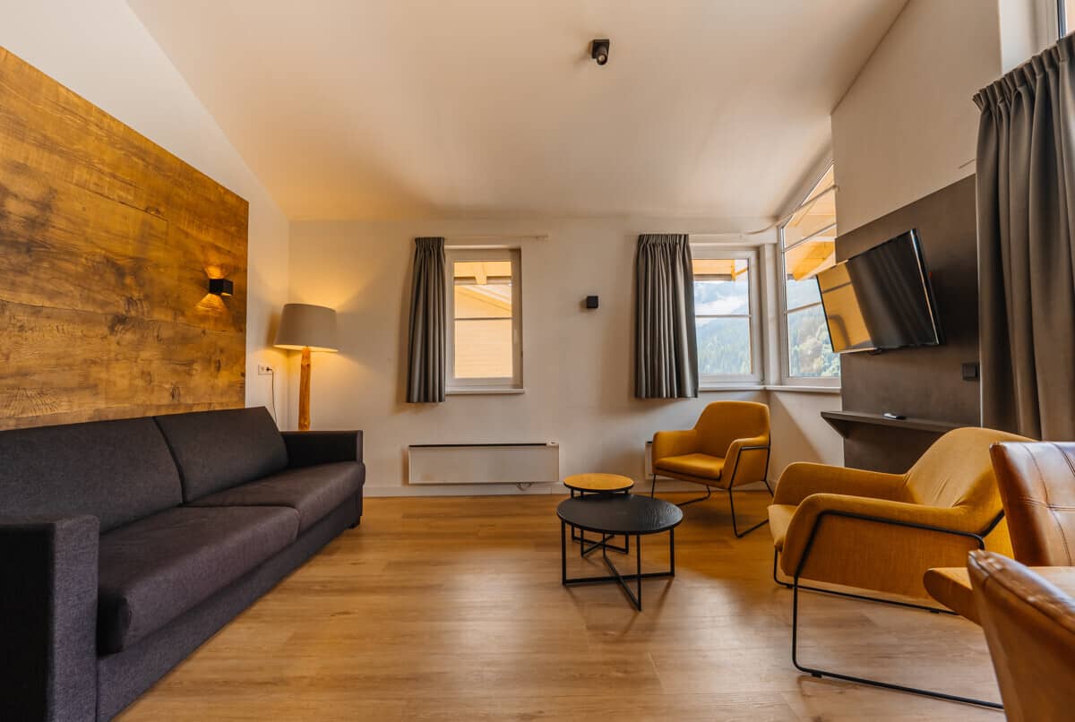 Dachgeschosswohnung with ski access and spa