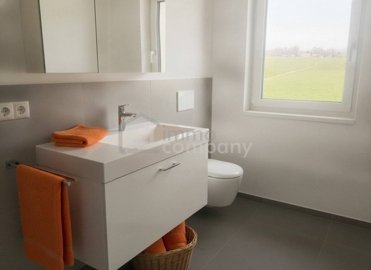 THAUR Nearly new 2 room apartment with balcony in beautiful view location