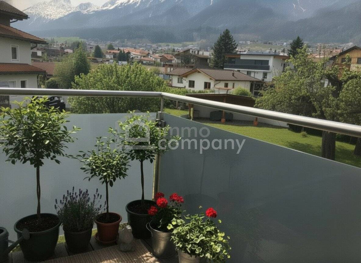 THAUR Nearly new 2 room apartment with balcony in beautiful view location