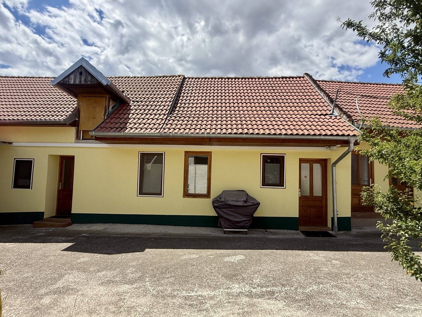 Ein Paradies für Pferdeliebhaber - 3 Wohneinheiten, 7 Boxen, 2 Koppeln, Reitplatz im Mittelburgenland