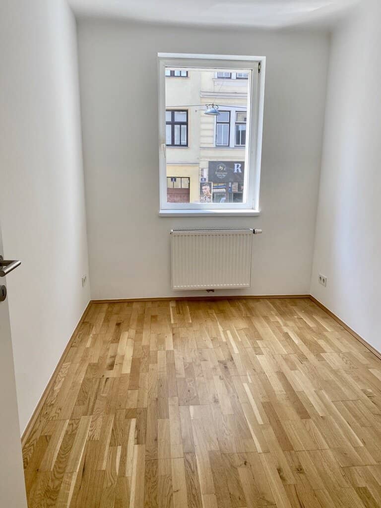 Grünblick: helle, sehr hübsche 3-Zimmerwohnung ganz nah zur U1-Reumannplatz: DAN-Küche, zentral begehbar, sofort beziehbar, Fußgängerzone Favoriten!