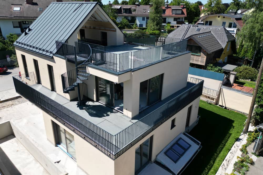 Erdgeschosswohnung with garden and pool near Leopoldskroner Weiher