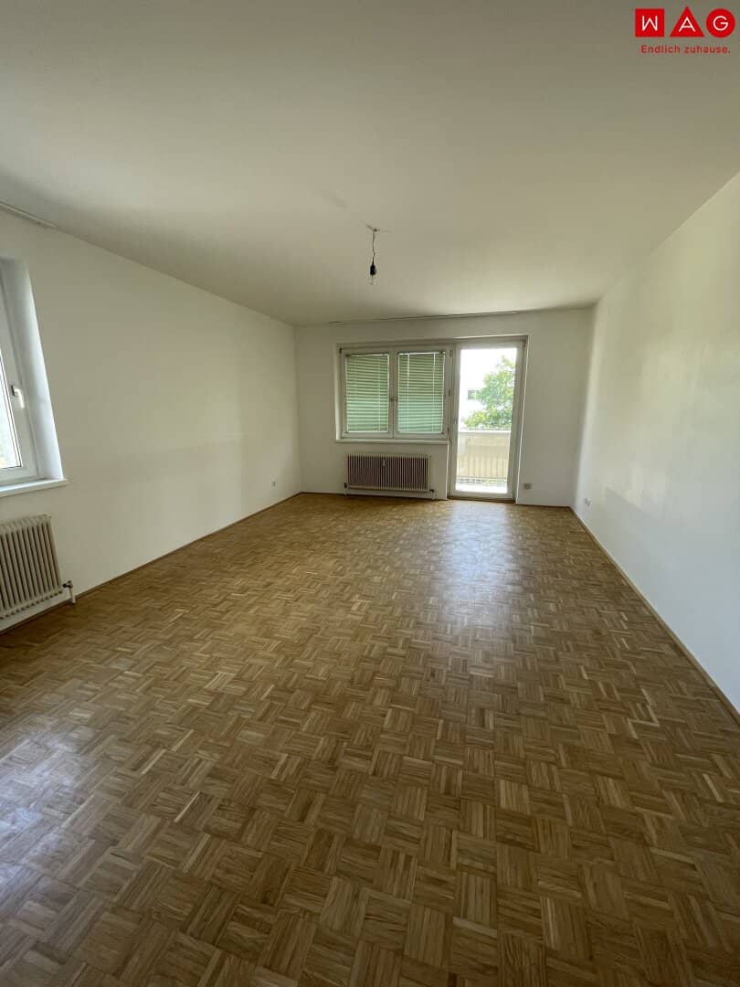 Idyllic and quiet living near the Wasserwald with excellent infrastructure Spacious 2-room apartment with nice view thanks to loggia