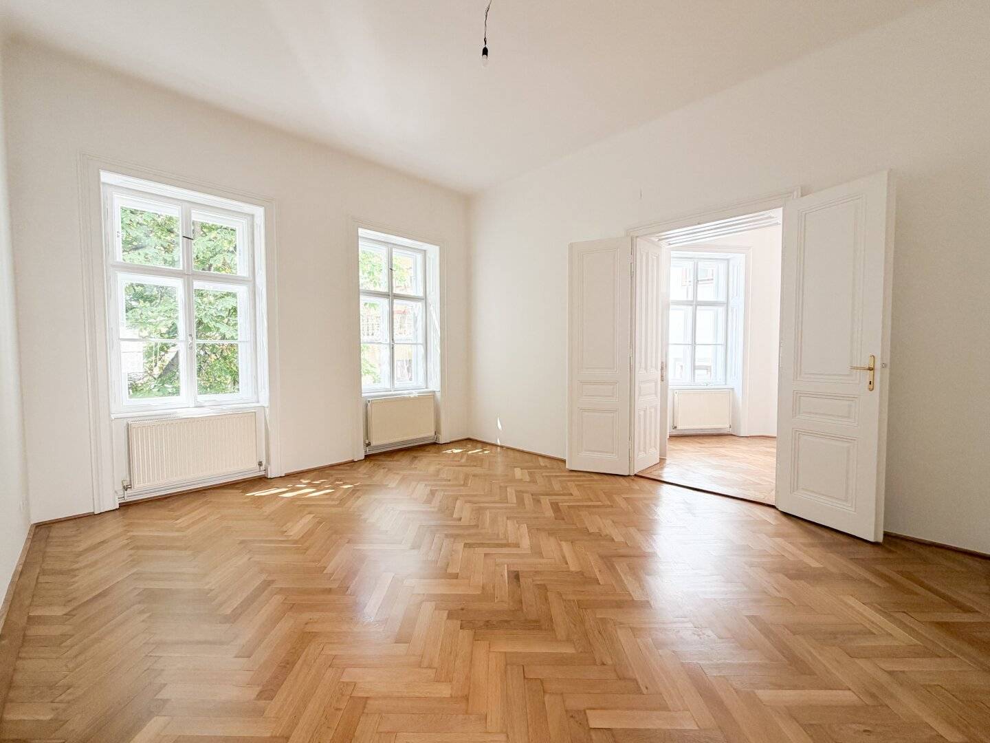 Stilvoll sanierter 3-Zimmer-Altbau | Hofruhelage | Balkonoption | Nähe Votivkirche