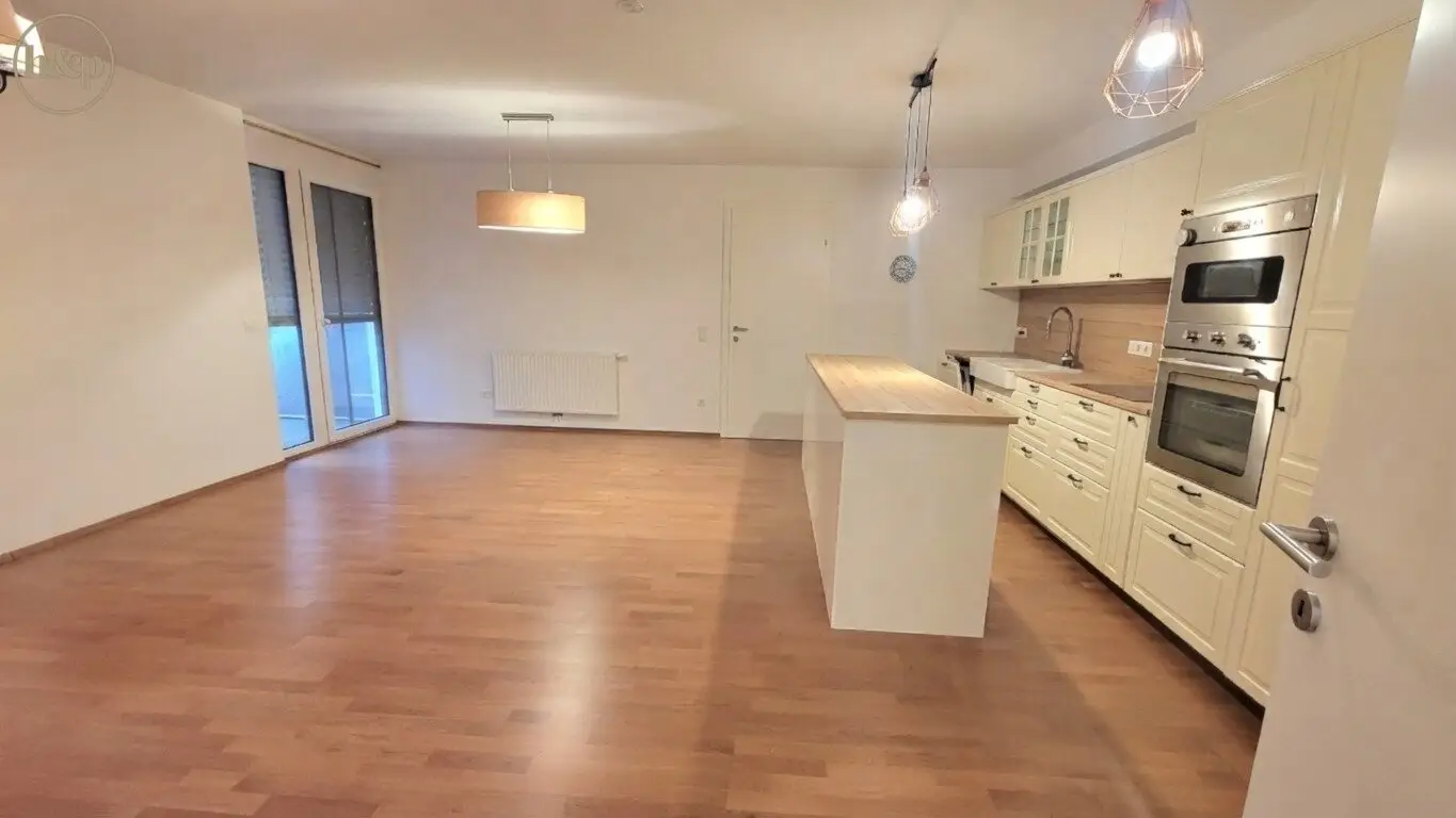 4 ZiMMER BALKONWOHNUNG MIT PERFEKTER INFRASTRUKTUR INKL.GARAGE, HEIZ-und WARMWASSERKOSTEN