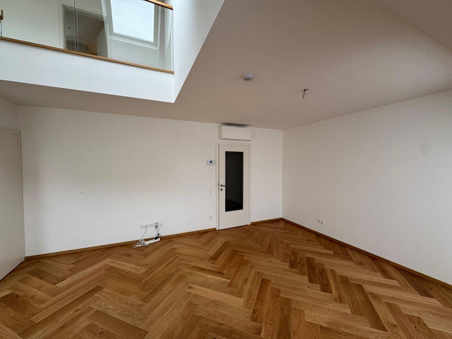Exclusive air-conditioned 3-room penthouse apartment directly at Vienna City Hall