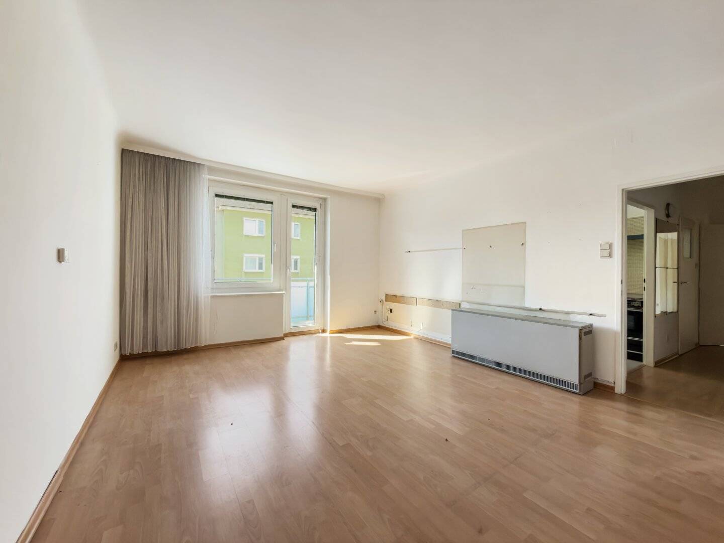 Sonne auf der Loggia, Stadt ums Eck - 2 Zimmer Wohnung mit Potenzial nähe Innenstadt