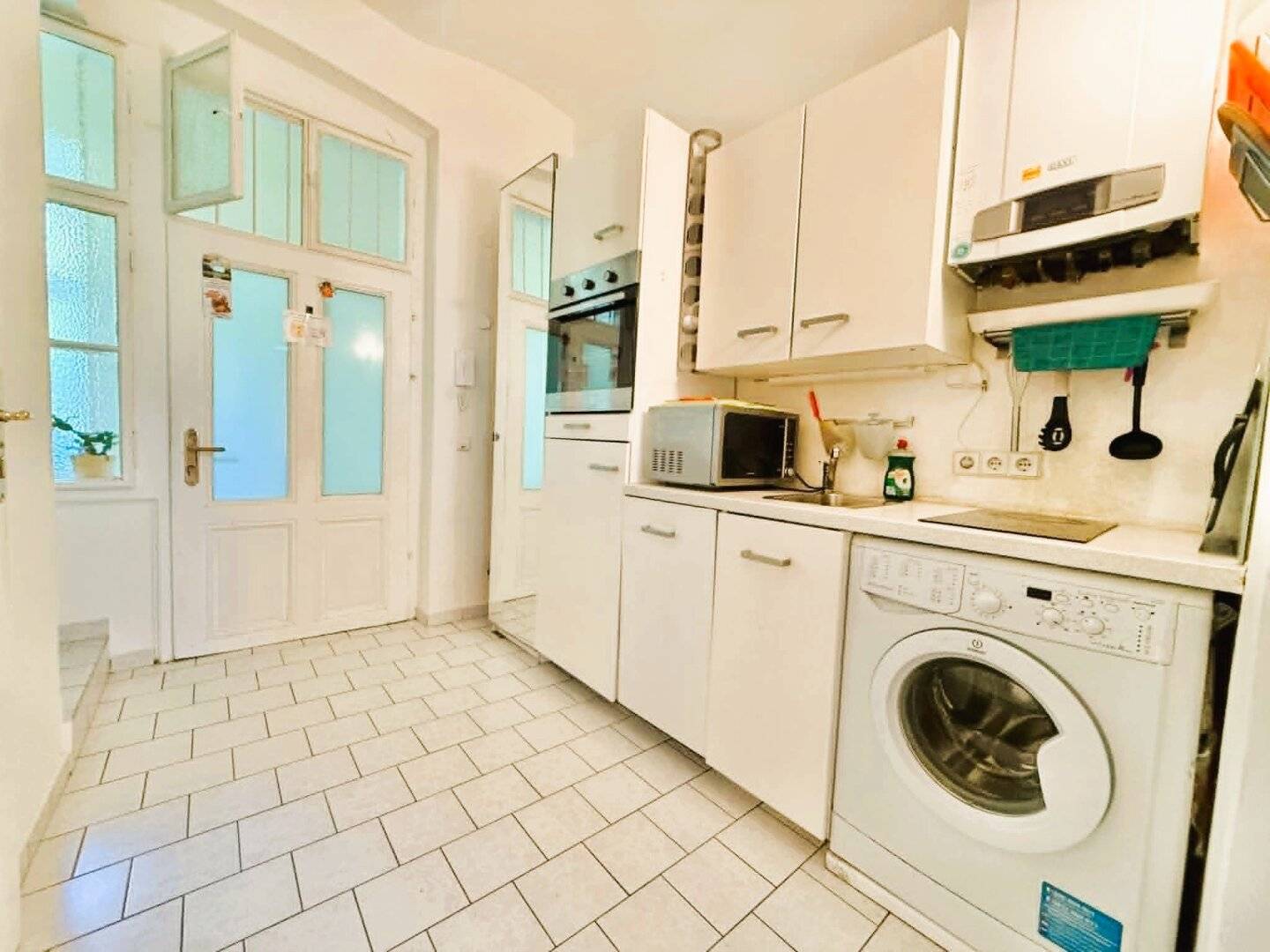 BRIGHT 2-ROOM APARTMENT WITH SHARED GARDEN BARRIER-FREE LIVING COMFORT