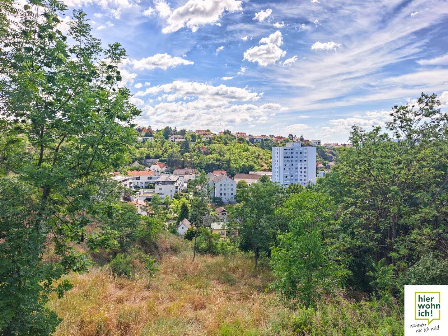 Unique building plot above the roofs of Krems with great distant view