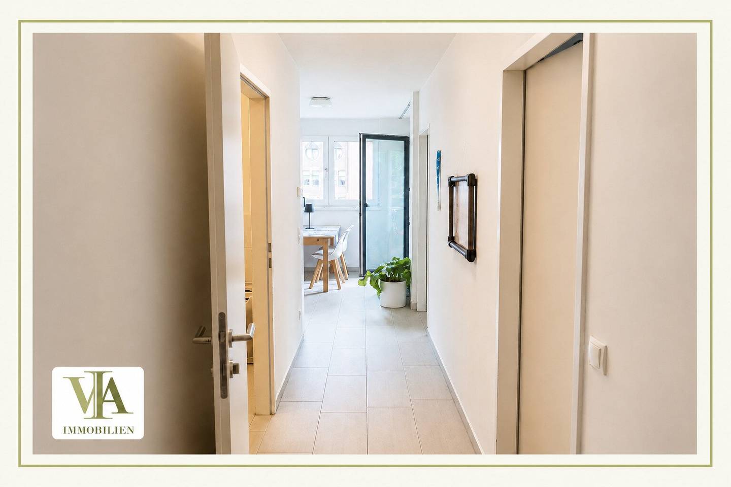 Moderne 2,5-Zimmer-Wohnung mit großzügiger Loggia, Tiefgaragenplatz und barrierefreier Ausstattung in Kranebitten
