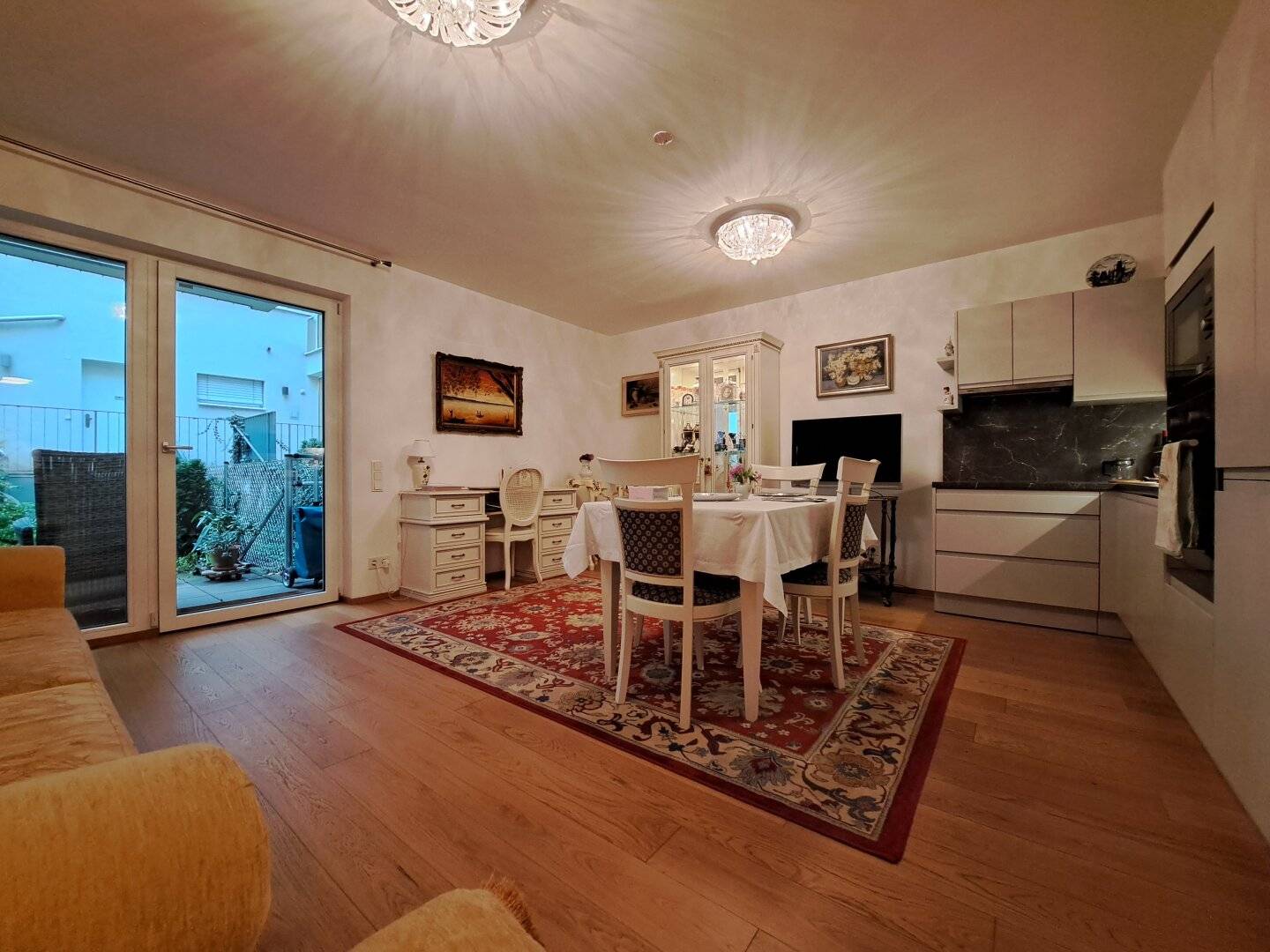 Exclusive garden apartment with terrace in prime location of the 4th district