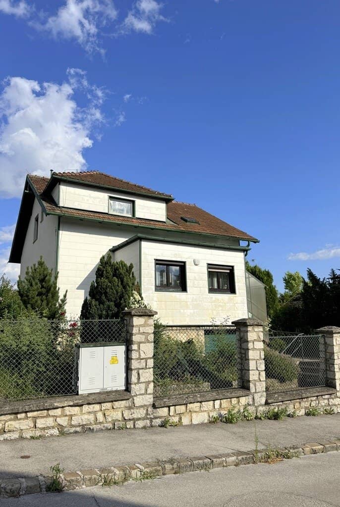 Liebenswerter (Klein-) Familienwohnsitz auf ebenem, bezaubernden Grundstück in ruhiger, begehrter Siedlungslage