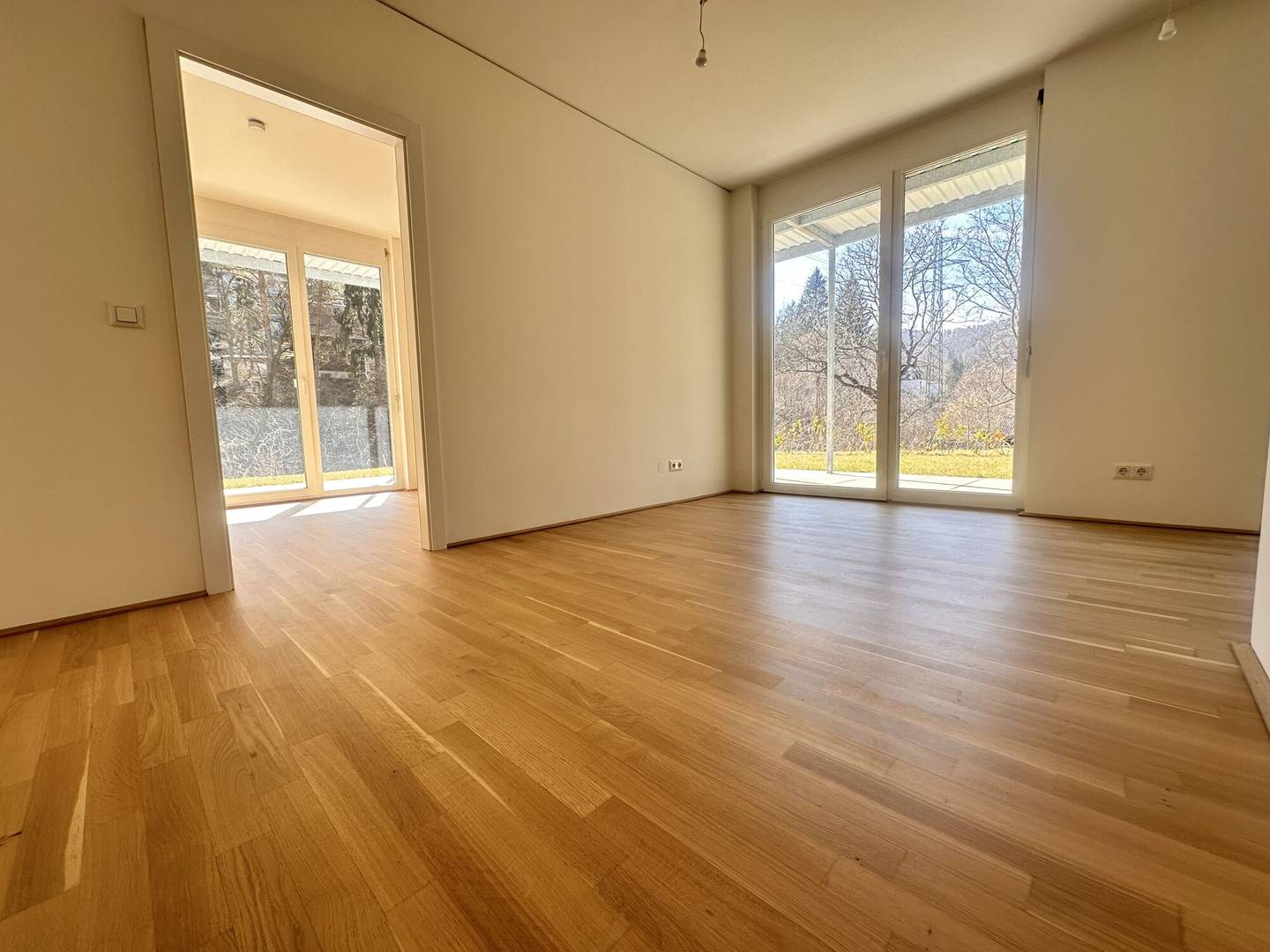 Apartment with large private garden and first occupancy