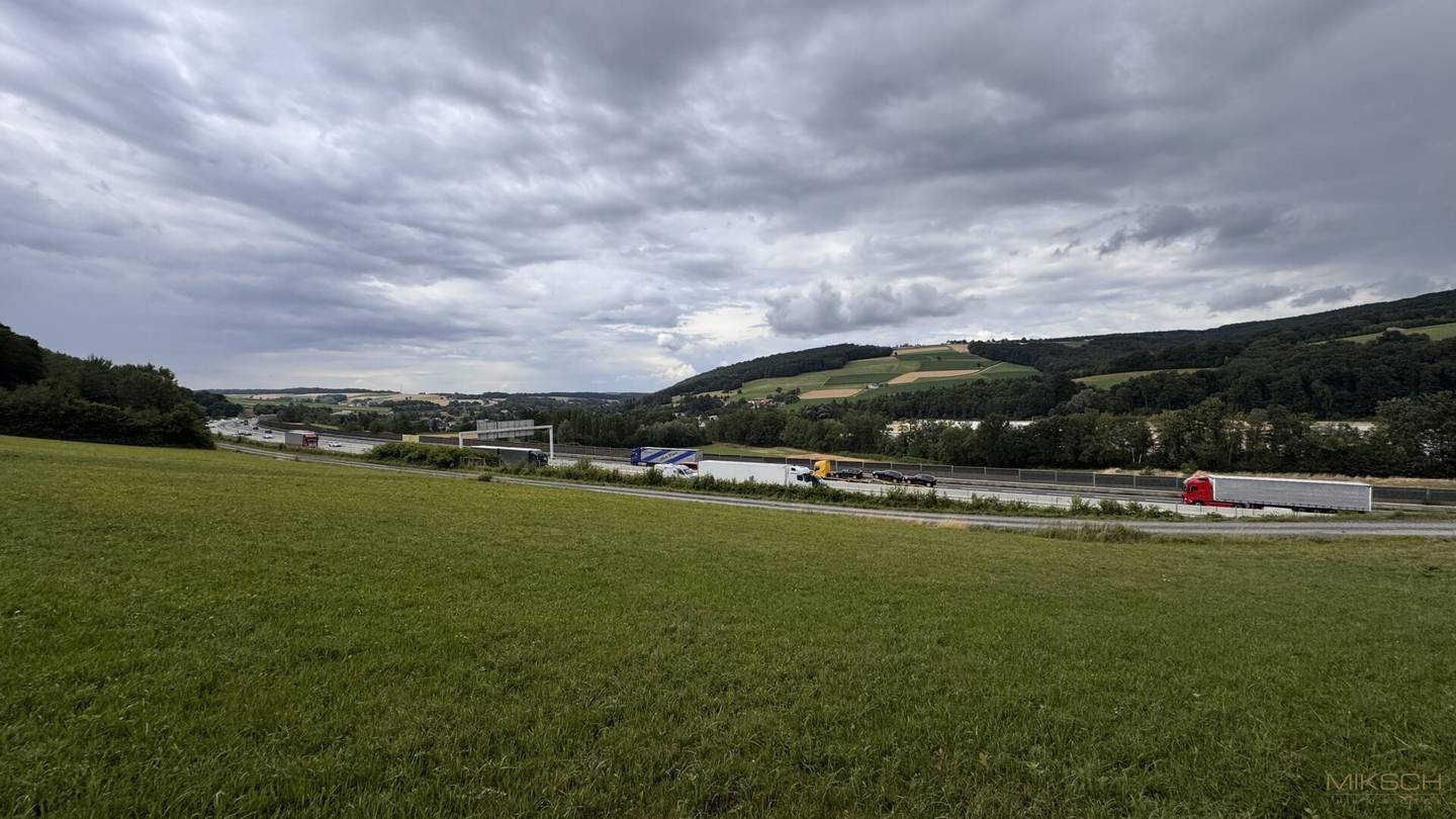 Top-Betriebsgrundstück mit ca. 10.500 m² direkt an der A1 Autobahnabfahrt Altlengbach