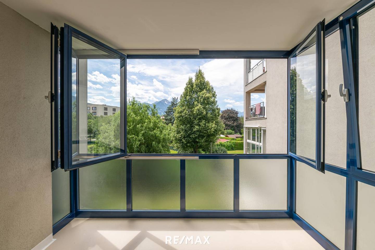 Wohnung with glazed west loggia and green view