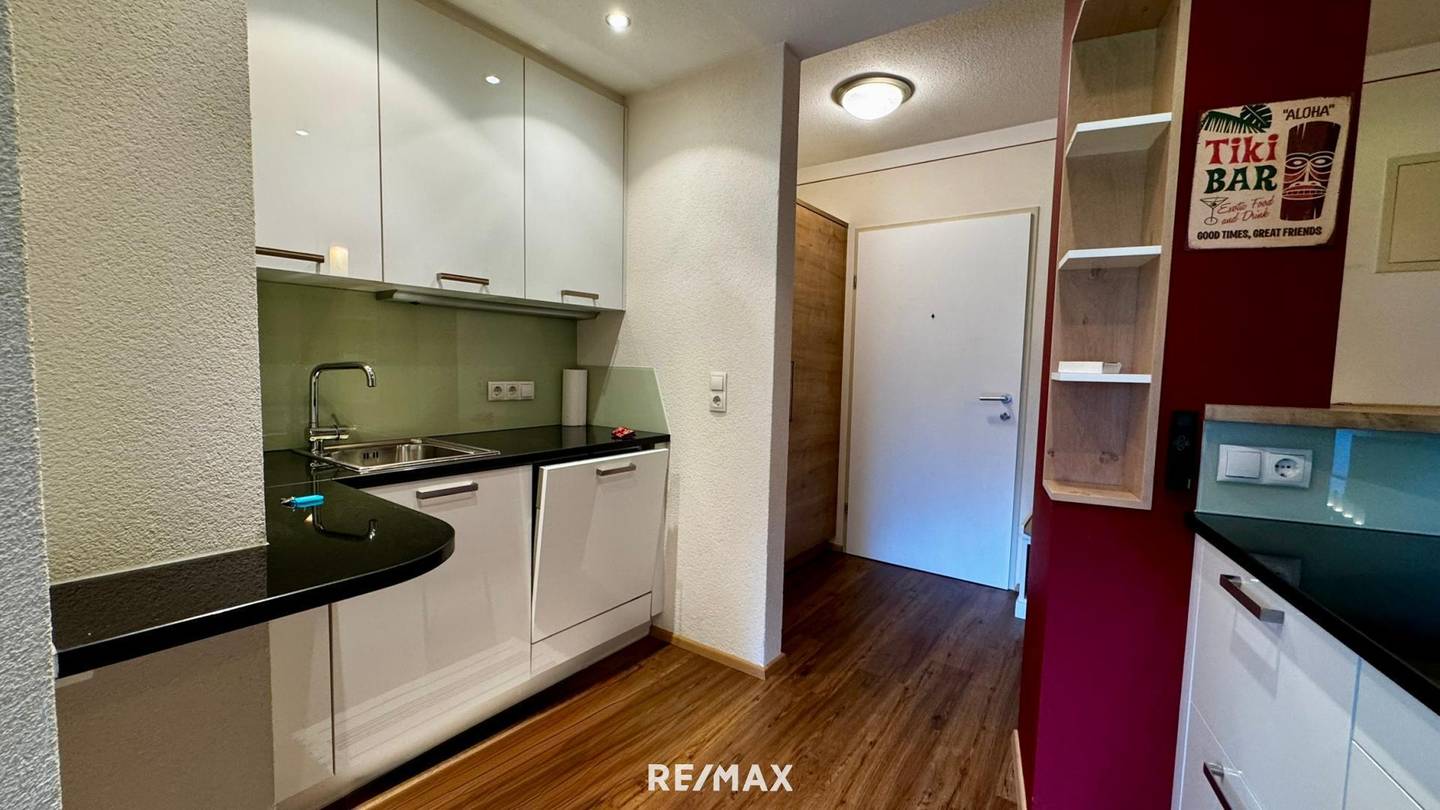 Fully furnished apartment with mountain view and fireplace