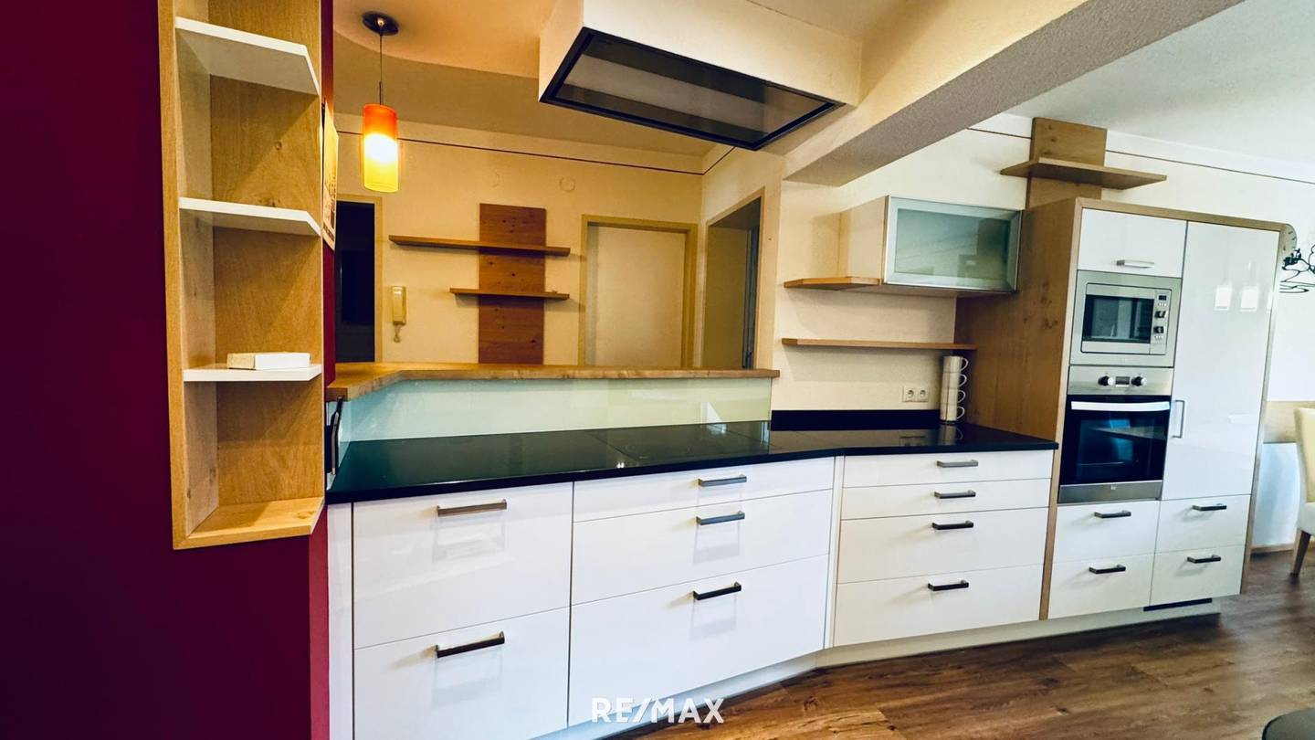 Fully furnished apartment with mountain view and fireplace