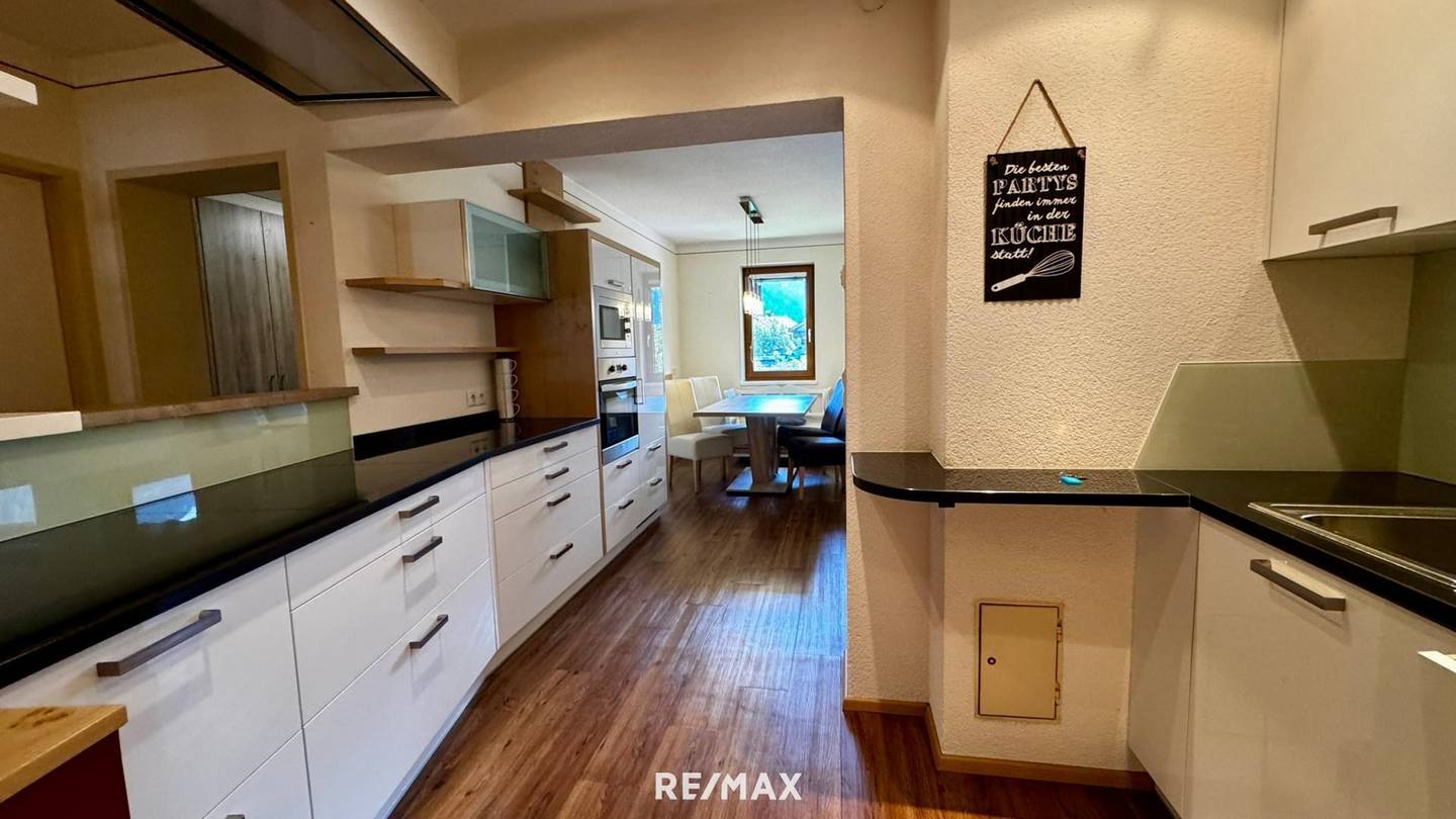 Fully furnished apartment with mountain view and fireplace
