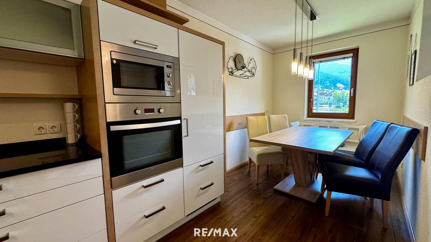 Fully furnished apartment with mountain view and fireplace