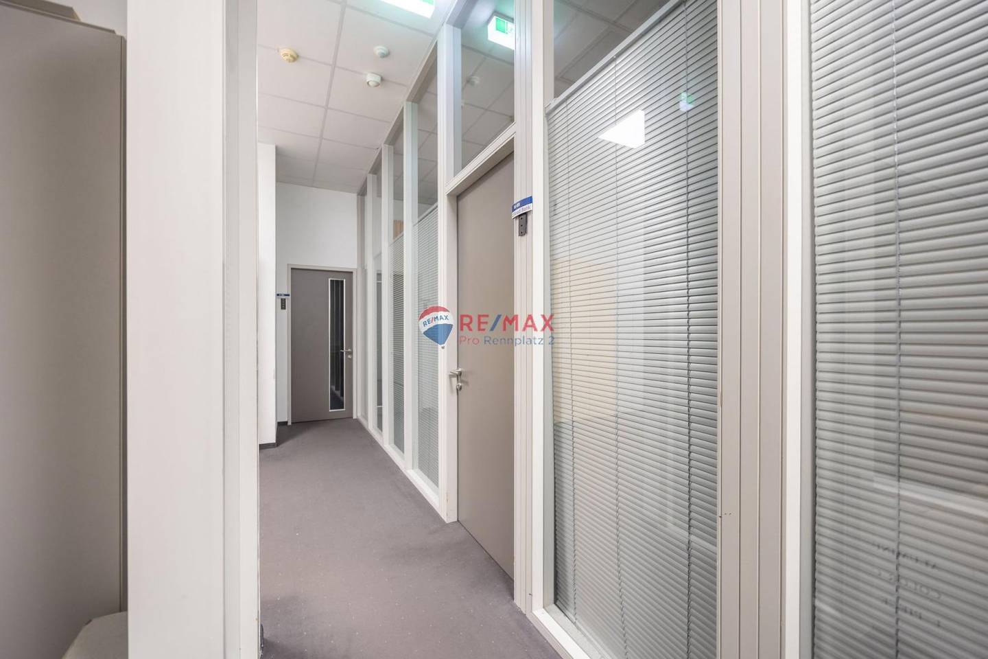 Flexible office spaces with parking Loftwohnung