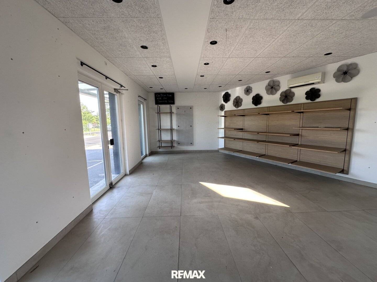 Modern commercial spaces for rent in Leitring