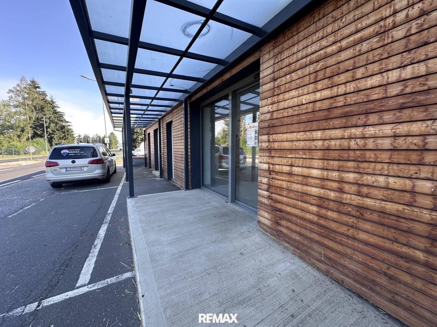 Modern commercial spaces for rent in Leitring