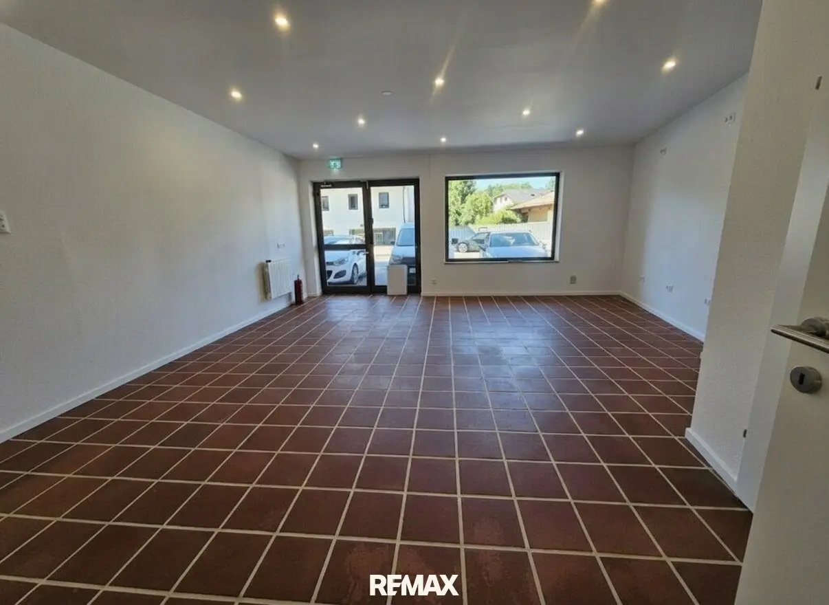 INVESTMENT or your new company location in Saalfelden!