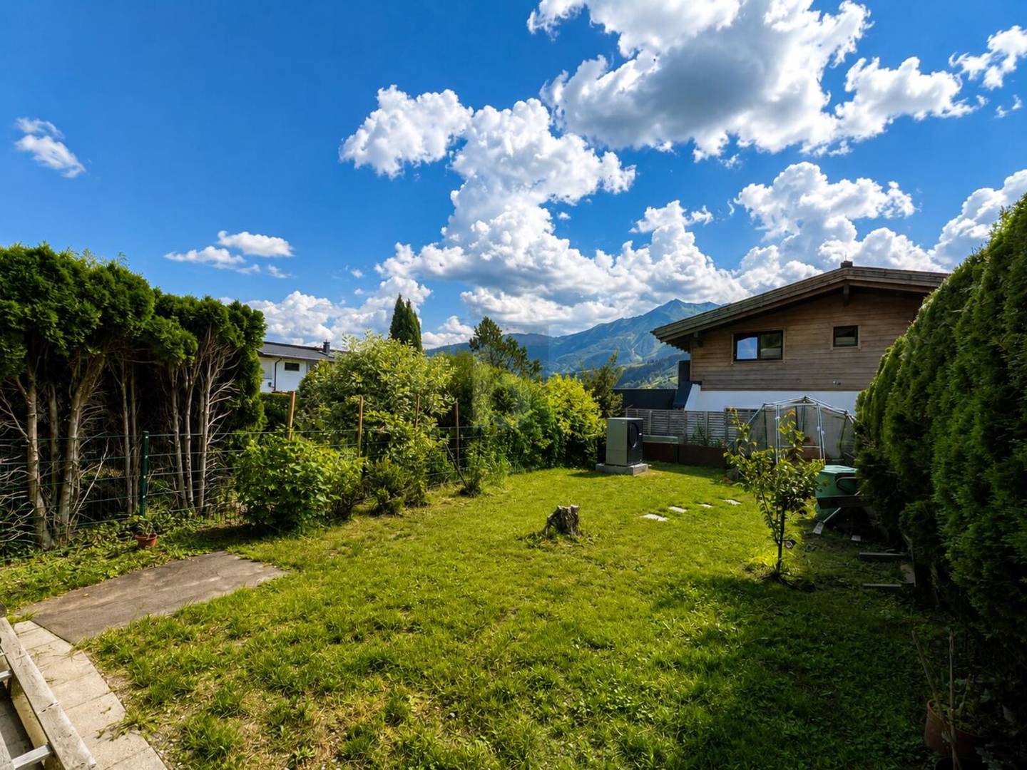Sonnige familienwohnung mit Garten und Photovoltaik