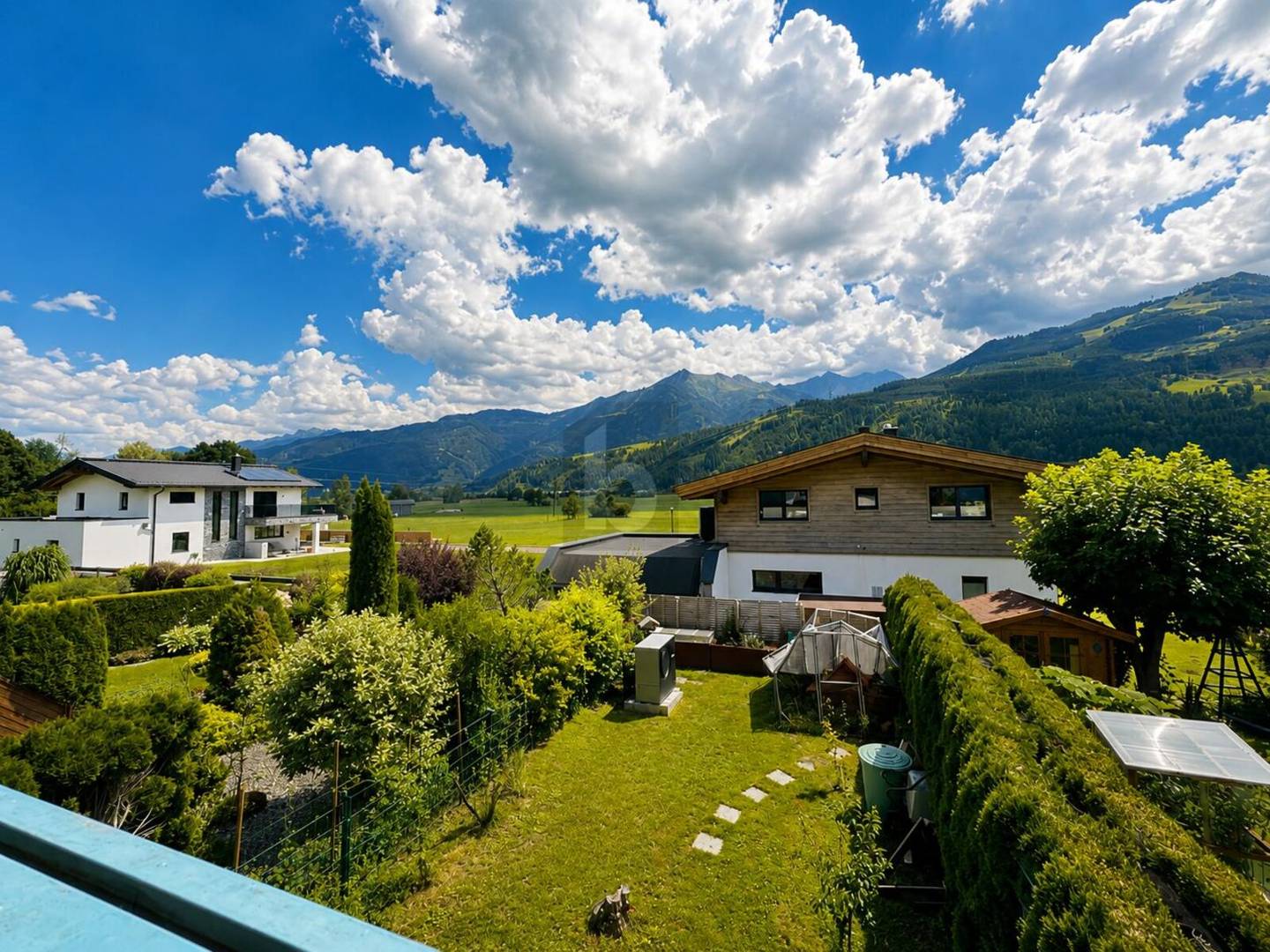 Sonnige familienwohnung mit Garten und Photovoltaik