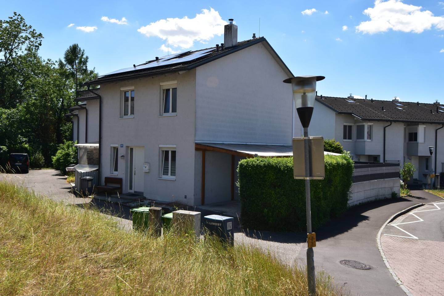 Modernes Eckreihenhaus mit Photovoltaik, Wärmepumpe &amp; traumhaftem Garten – einziehen und wohlfühlen!