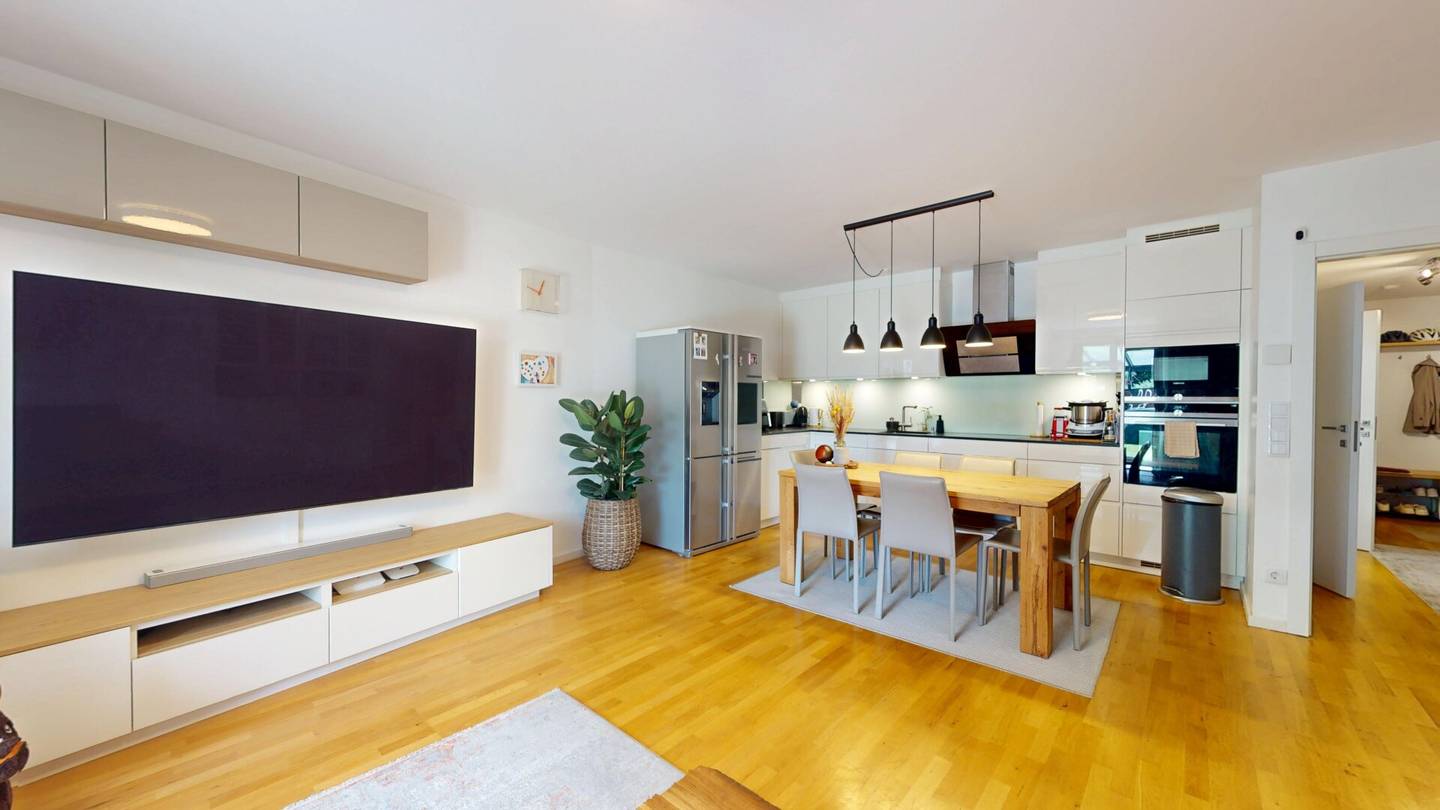 Feierabend im eigenen Garten: Moderne 3-Zimmer-Wohnung mit Pool &amp; Süd-Terrasse