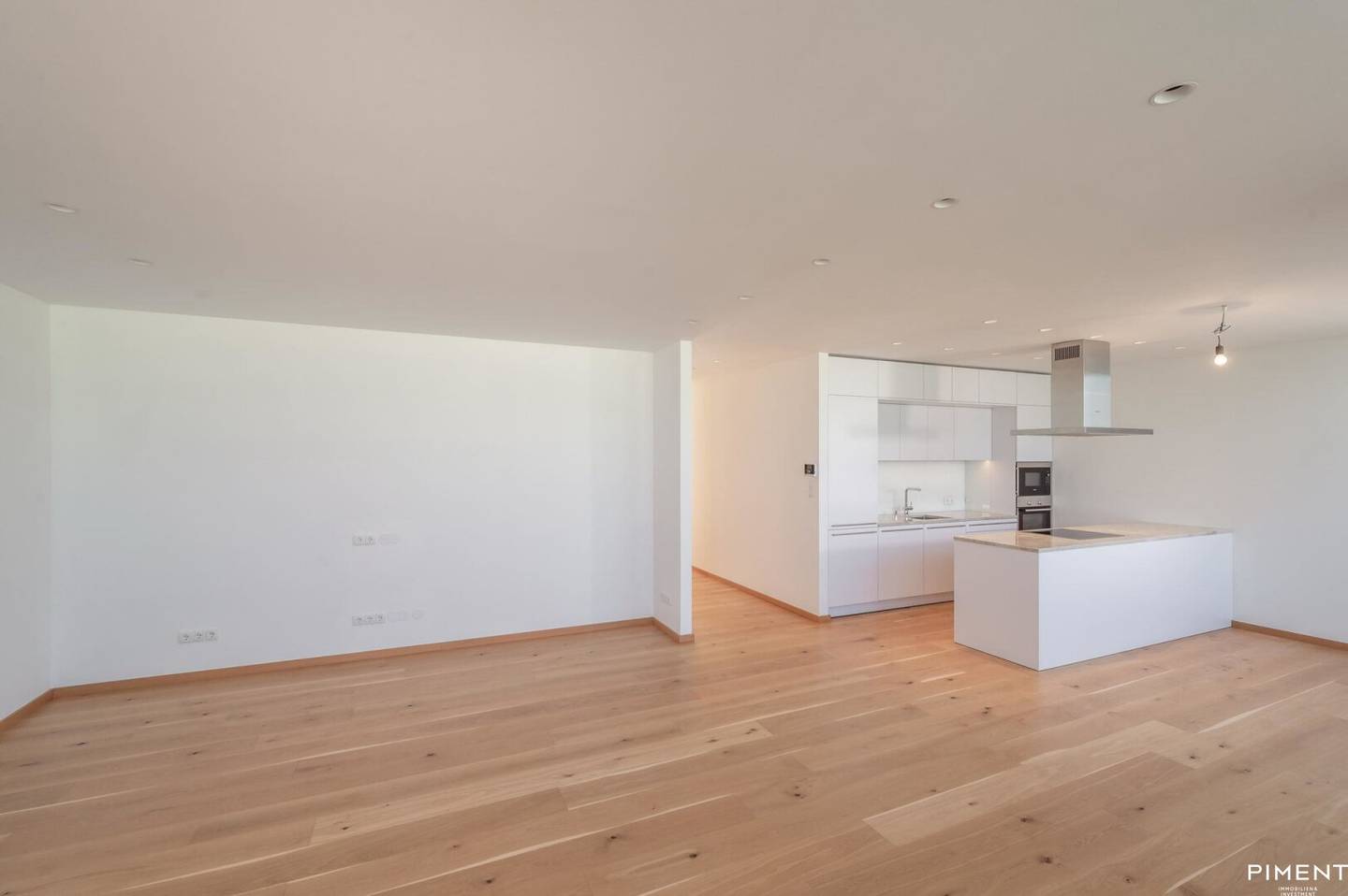 GROSSZÜGIGES PENTHOUSE MIT BALKON!
