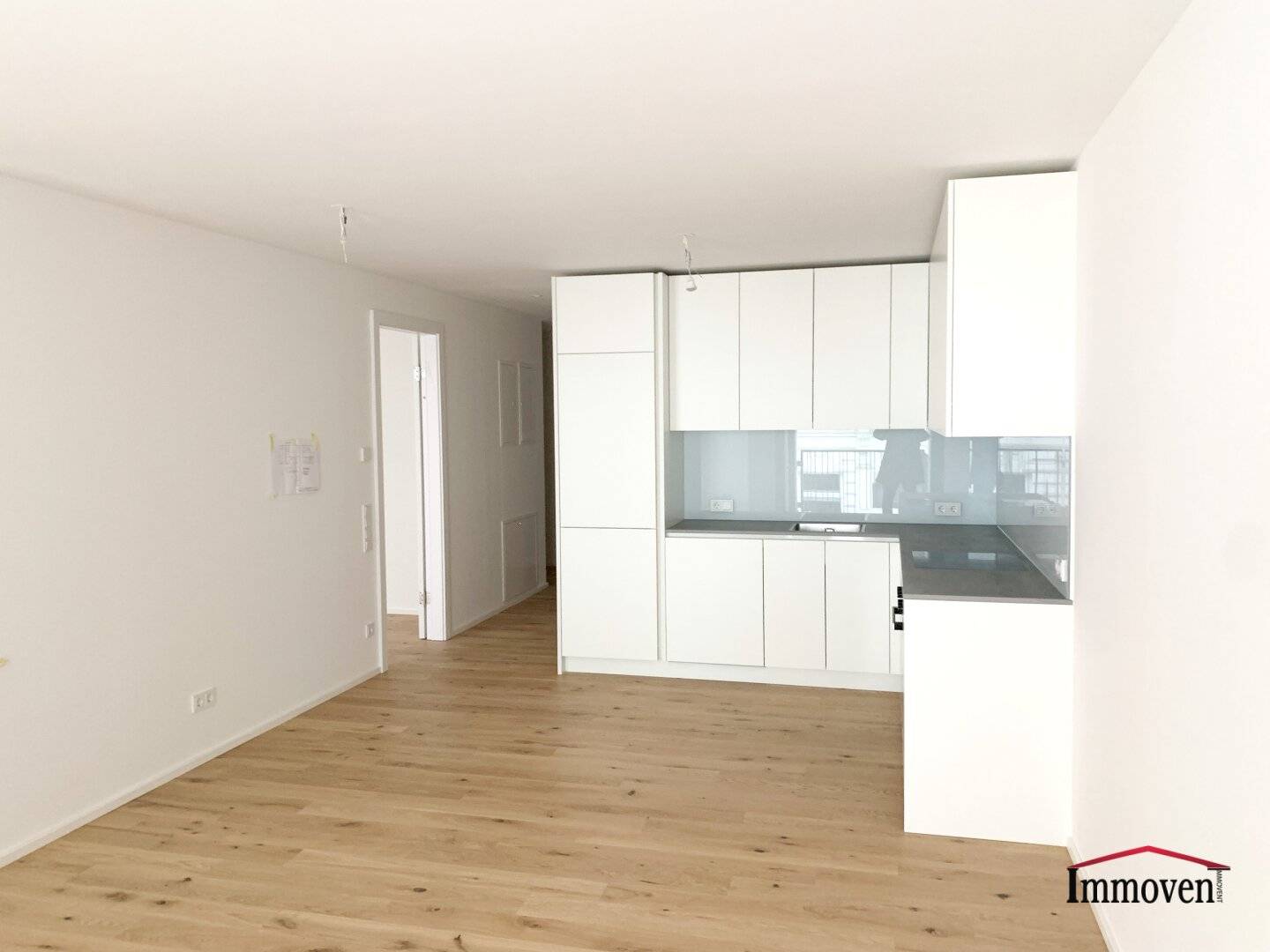 Light-filled 2-room apartment with loggia and very good infrastructure (rental start 01.11.2026)