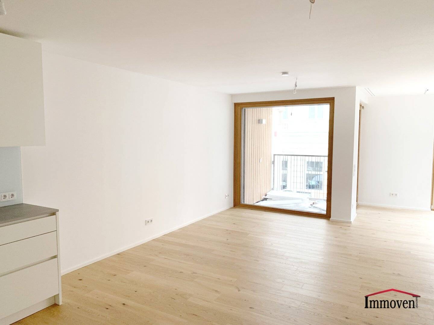 Light-filled 2-room apartment with loggia and very good infrastructure (rental start 01.11.2026)