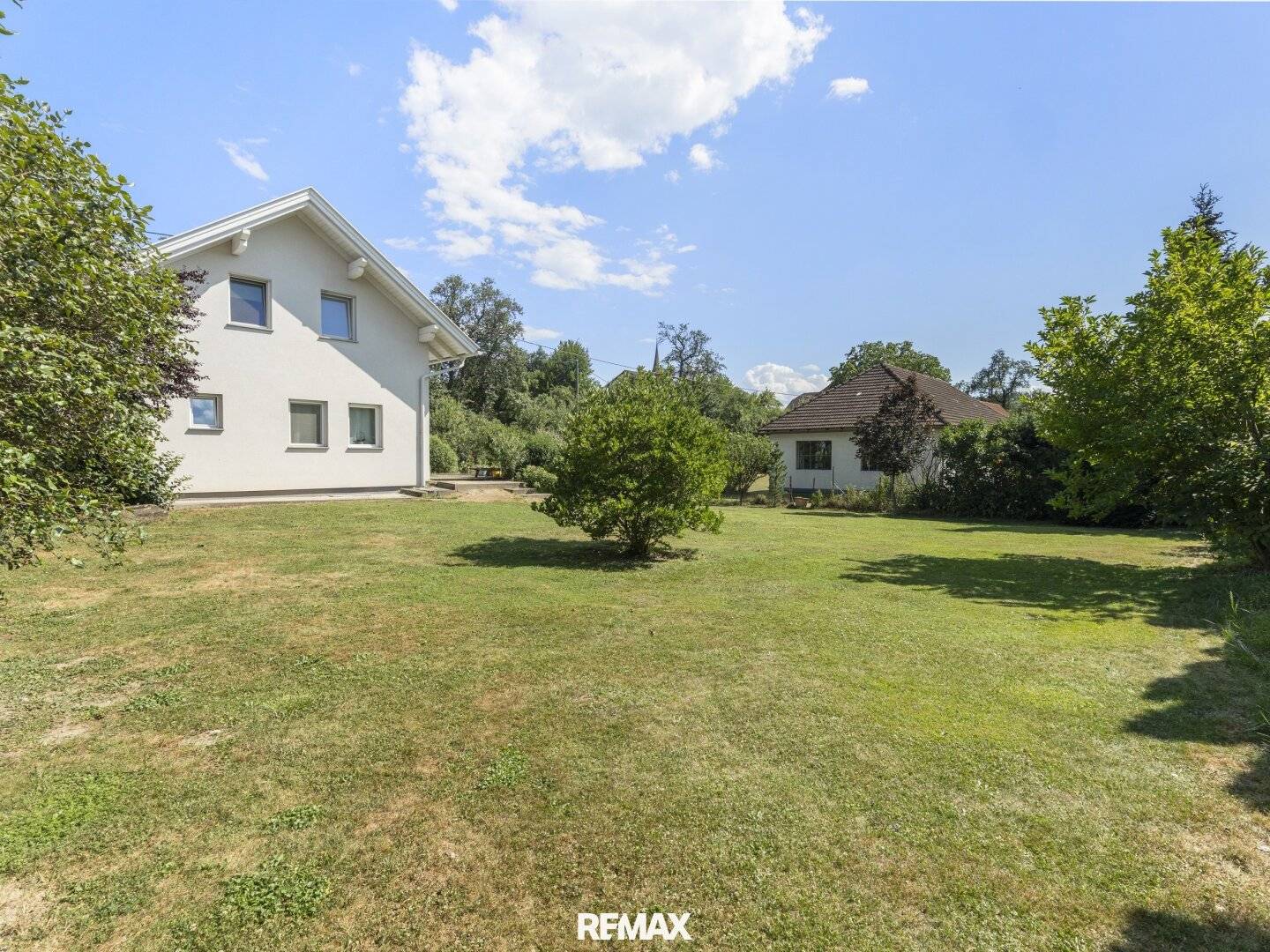 Geräumiges Einfamilienhaus mit großem Garten in sonniger Lage in der Gemeinde Maria Saal
