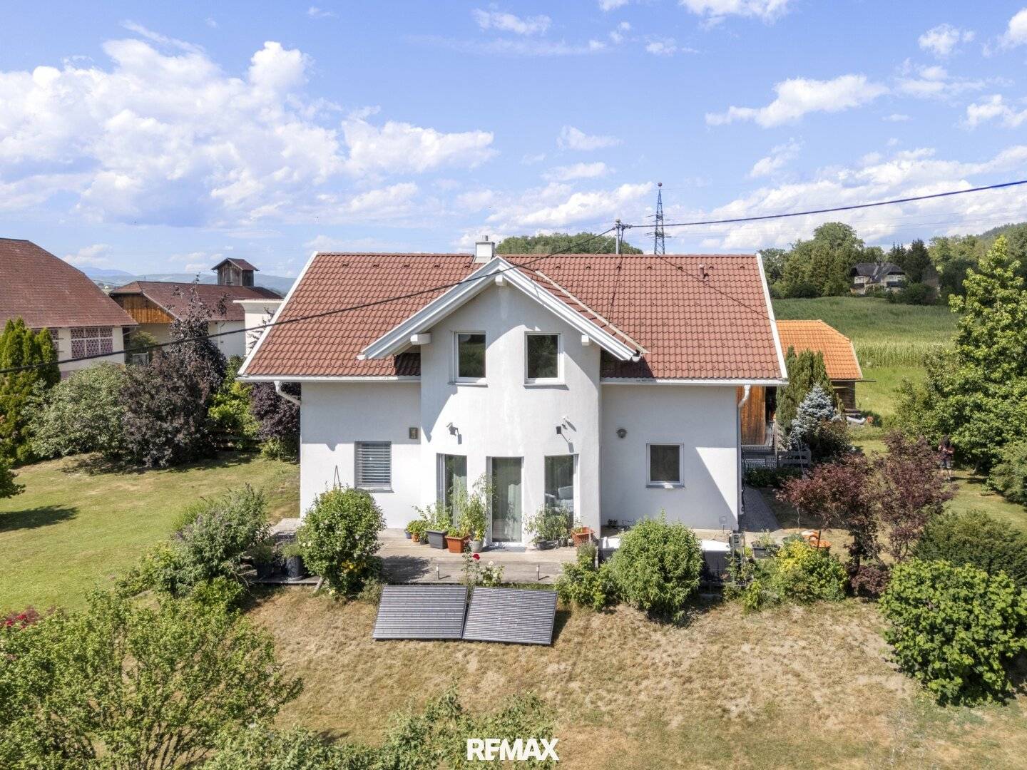 Geräumiges Einfamilienhaus mit großem Garten in sonniger Lage in der Gemeinde Maria Saal