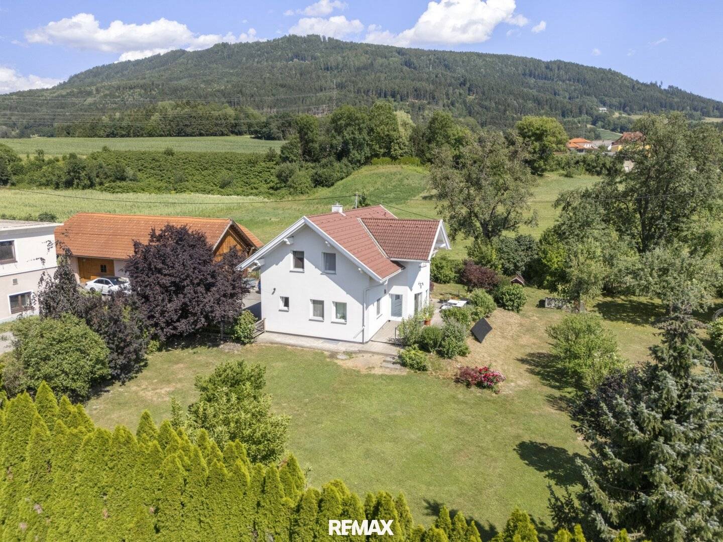 Geräumiges Einfamilienhaus mit großem Garten in sonniger Lage in der Gemeinde Maria Saal