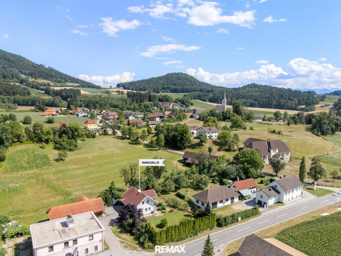 Geräumiges Einfamilienhaus mit großem Garten in sonniger Lage in der Gemeinde Maria Saal