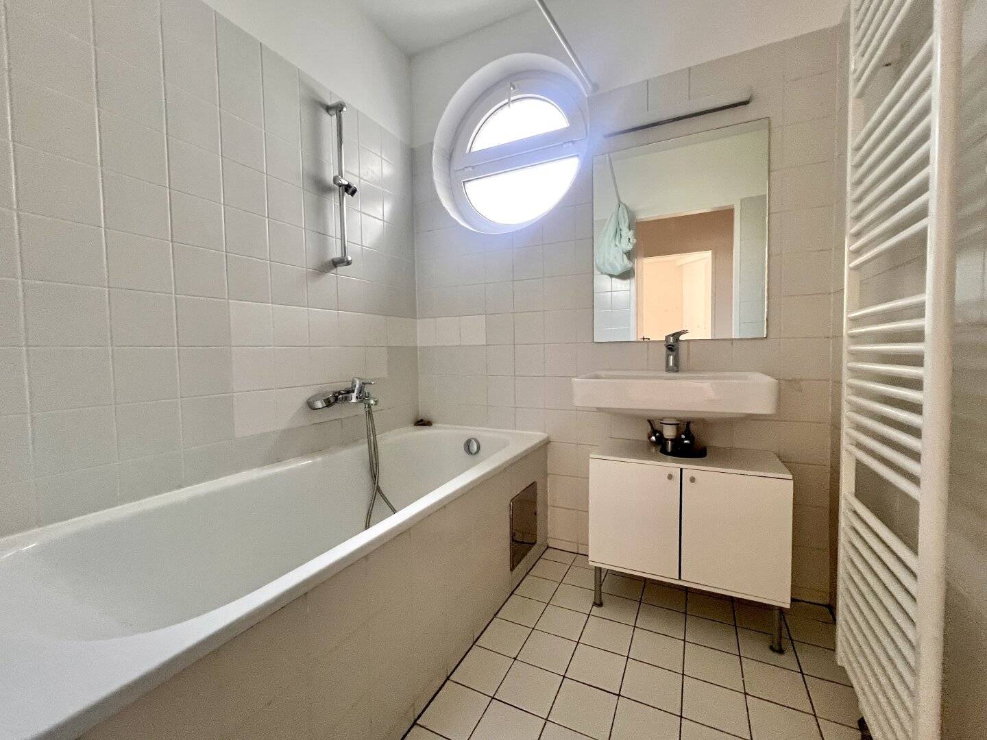 Beautiful apartment in a quiet side street near Döblinger Privatklinik