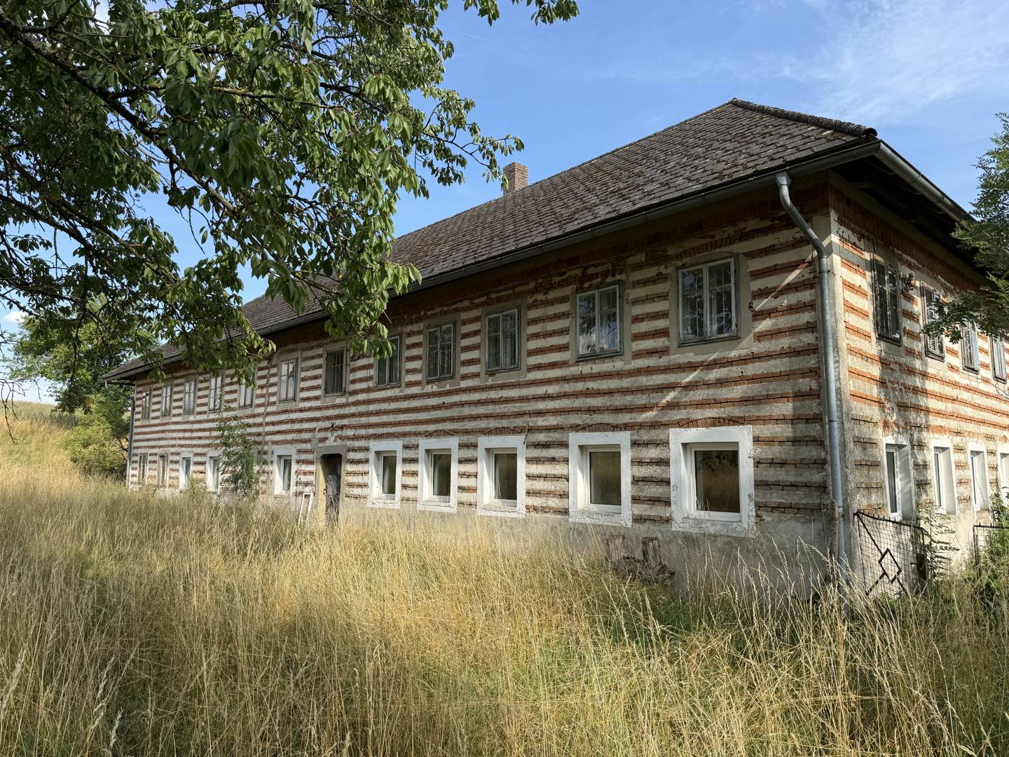 Wohnung in Alleinlage mit großem Garten