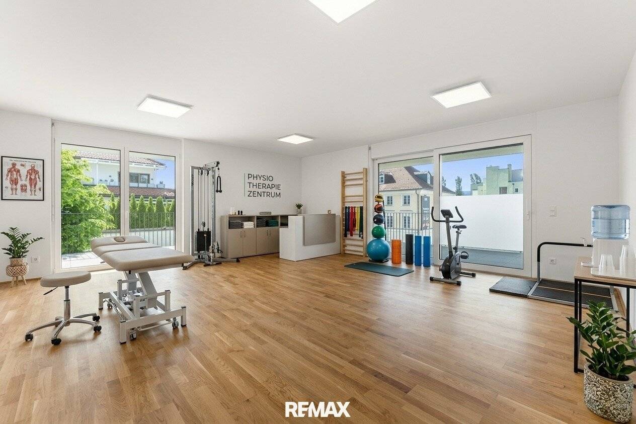 Moderne Praxisfläche nahe dem Wörthersee: Erstbezug, barrierefrei &amp; mit XL-Terrasse