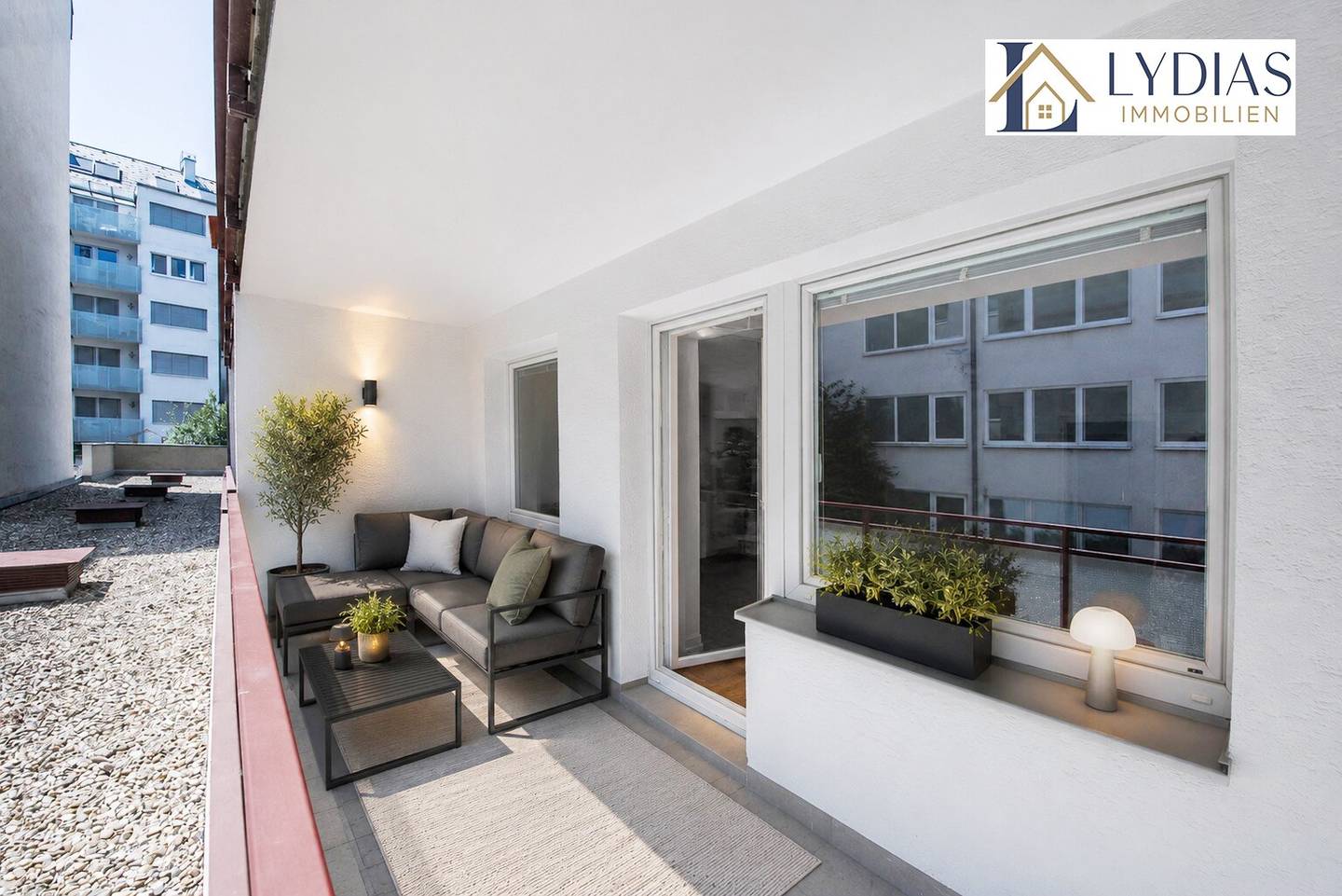 Cosy and well-maintained 3-room apartment with courtyard-facing loggia facing south, top infrastructure near U4 station