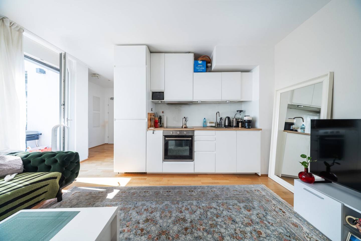 Perfekt geschnittene Dachwohnung mit großem Balkon - befristet vermietet bis 03/2027