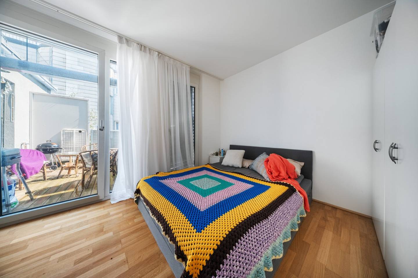 Perfekt geschnittene Dachwohnung mit großem Balkon - befristet vermietet bis 03/2027