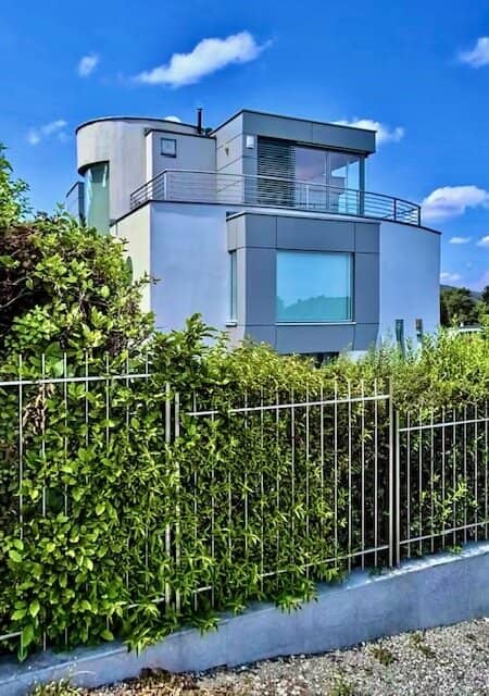 LUXURY RESIDENCE - Breathtaking and exquisite villa of absolute superlatives in prime location Gießhübl with sensational distant view
